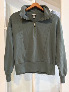 A New Day 1/4 zip pullover sweatshirt medium